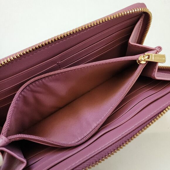 Coach Accordion Zip Wallet in Signature Canvas - Picture 5 of 9